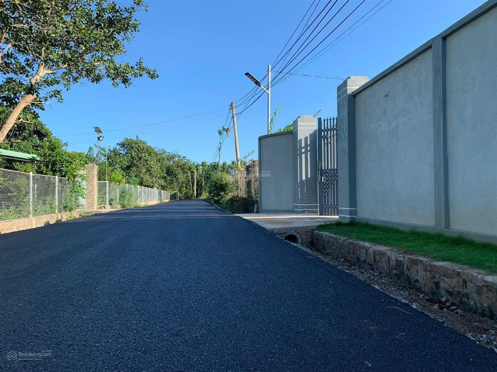 Bán 8000m2 100m2 thổ cư mặt tiền 20m xã kim long tp. hcm giá 12,5 tỷ