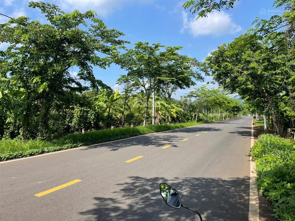 Bán đất sào diện tích 9300m2 có 300m2 thổ cư 100m2 mặt tiền giá 27 tỷ 500 xã ngãi giao. tp. hcm