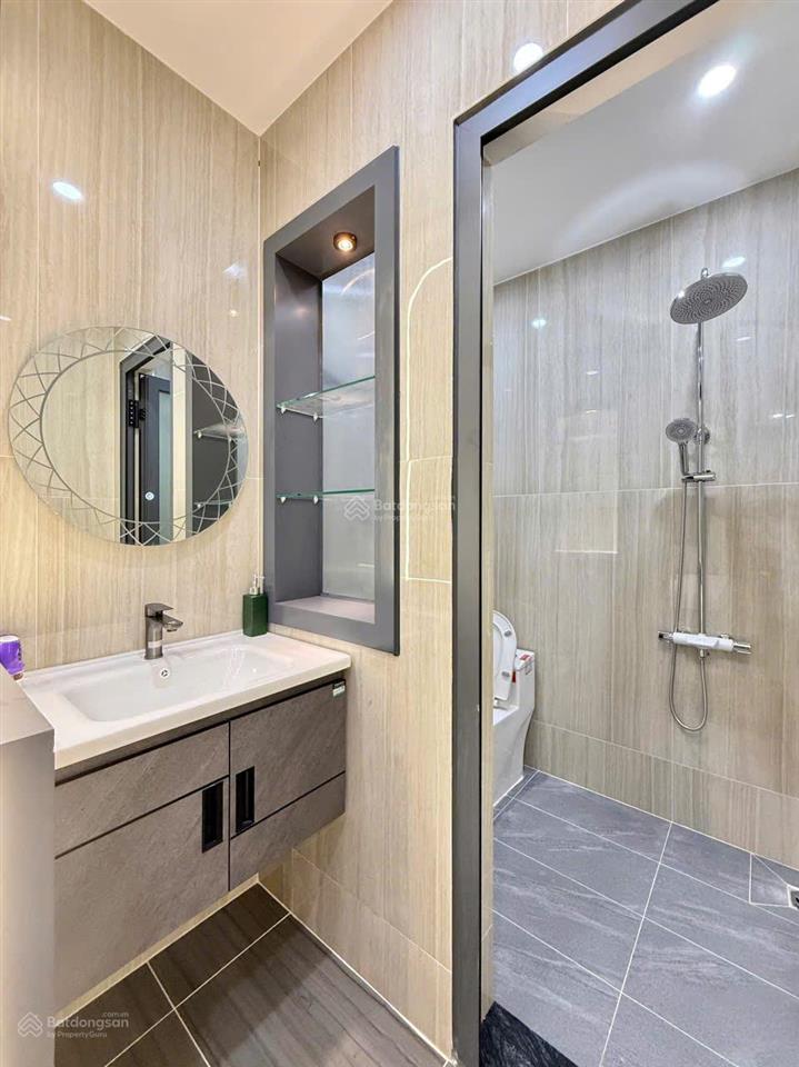 Nhà mới đẹp hiện đại 4 tầng  hẻm bình yên, đường ba vân, bàu cát  dt 4 x 17m  giá 9.8 tỷ tl