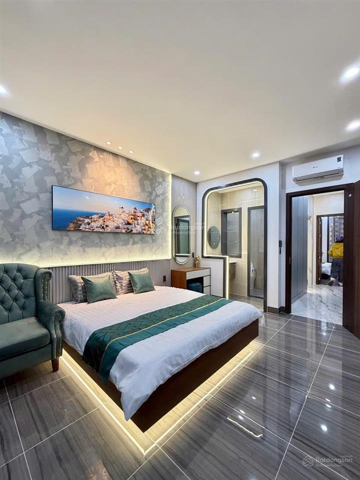 Nhà mới đẹp hiện đại 4 tầng  hẻm bình yên, đường ba vân, bàu cát  dt 4 x 17m  giá 9.8 tỷ tl
