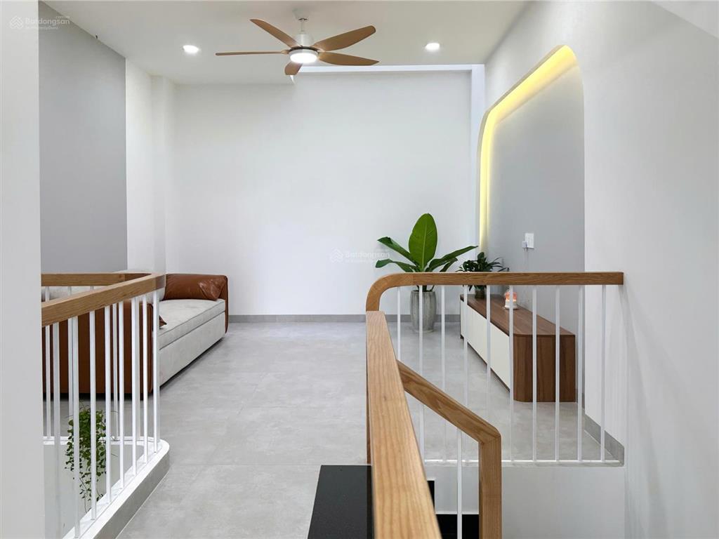 Thành mỹ q.tân bình , sát q.10  dt 4.2 x 15m  nhà đẹp 5 tầng  hẻm ô tô  giá 12.8 tỷ tl