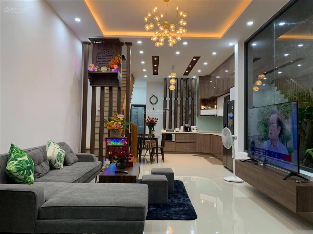 Nhà mới đẹp hiện đại 5 tầng  hẻm 8m, đường đông hồ p.8 q.tb  dt 4.2 x 15m  giá 11.2 tỷ tl