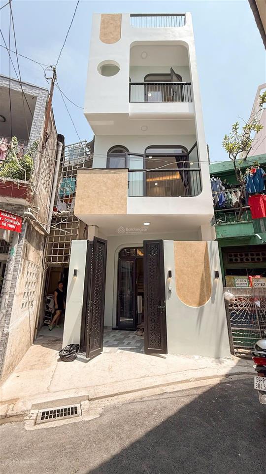 7 tỷ  nhà đẹp ở ngay 3 tầng  hẻm thoáng mát yên bình  đường trường chinh p. 13 q. tb