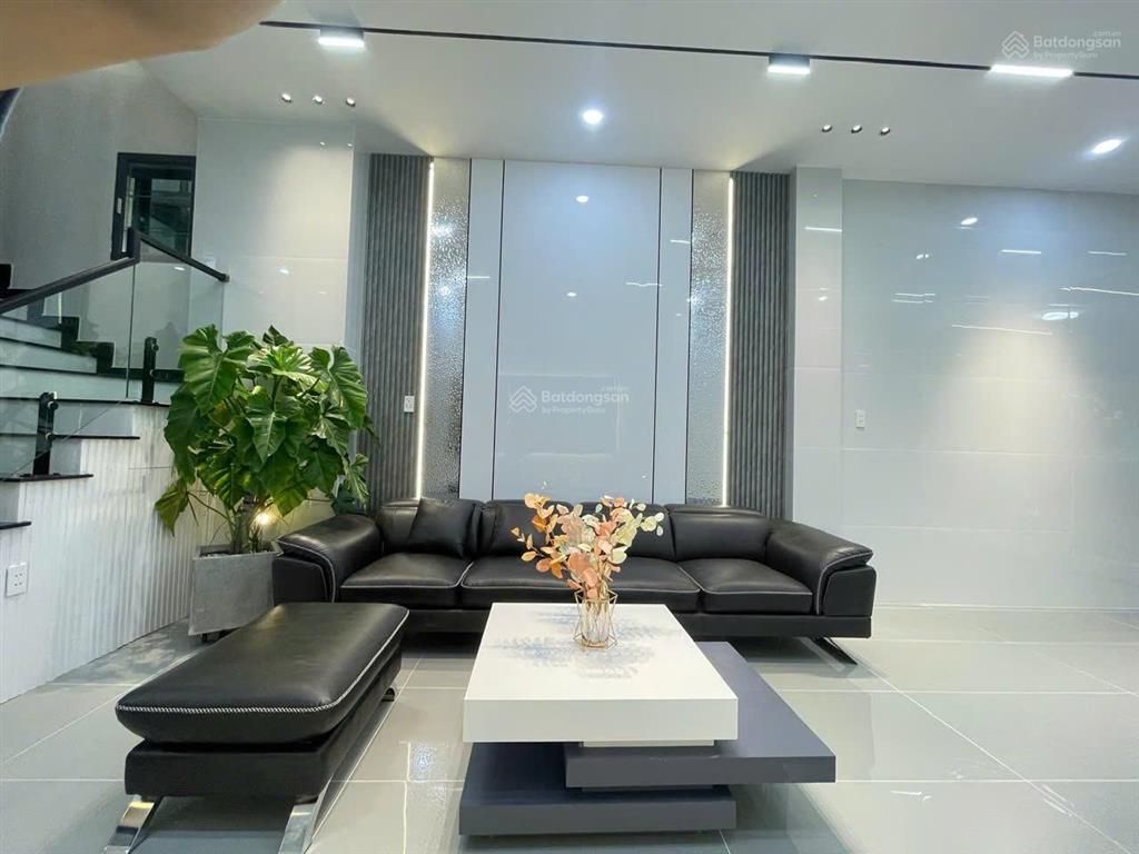 Nhà đẹp 4 tầng  cách mặt tiền trường chinh 20m  dt 4.2 x 16m  giá 9.2 tỷ tl