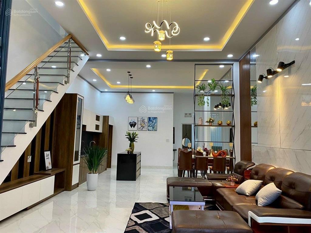 Không tod  đường ba vân, bàu cát  nhà đẹp 5 tầng  (4 x 15m)  hxh vào nhà  giá 9,9 tỷ