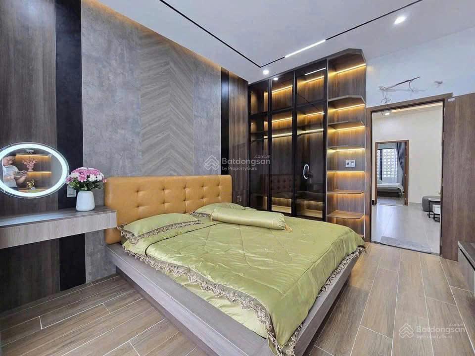 Hẻm đường 10m  dt tốt 5 x 24m (120m²)  nhà 3 tầng  khu bàu cát, đường đồng đen  giá 17.9 tỷ