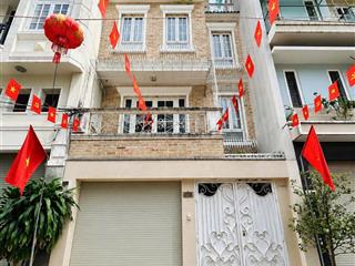 Hẻm đường 10m  dt tốt 5 x 24m (120m²)  nhà 3 tầng  khu bàu cát, đường đồng đen  giá 17.9 tỷ