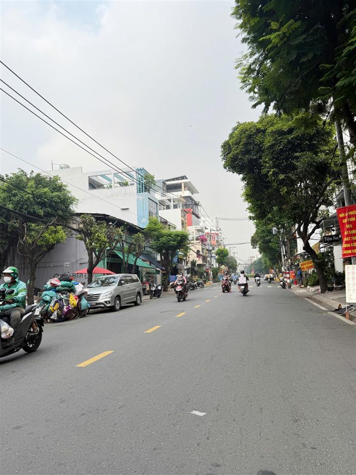 Mặt tiền đường trương công định  dt 4 x 28m (cn 112m2)  nhà đẹp trệt 3 lầu  23 tỷ tl