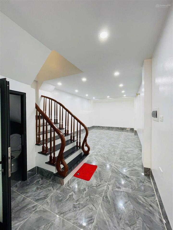 Tôi bán toà nhà số 43 mặt phố thịnh liệt  giải phóng. 75/80m2  7 tầng xây mới tinh, lô góc