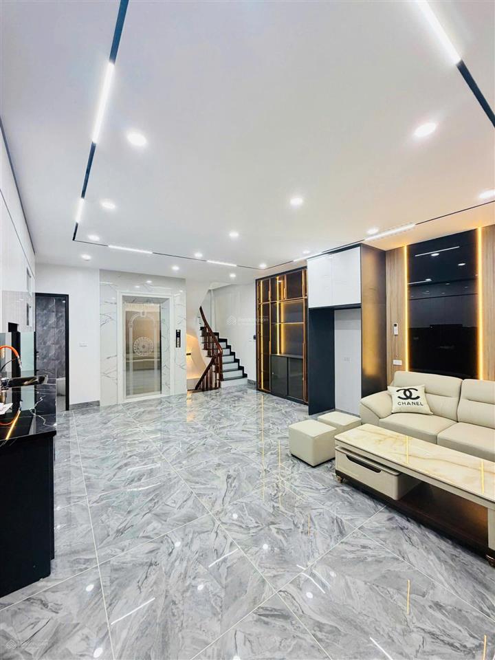 Tôi bán nhà mặt phố gần hồ đền lừ. 45m2  6t thang máy, mặt tiền 5m, kinh doanh đỉnh  giá 17.9tỷ