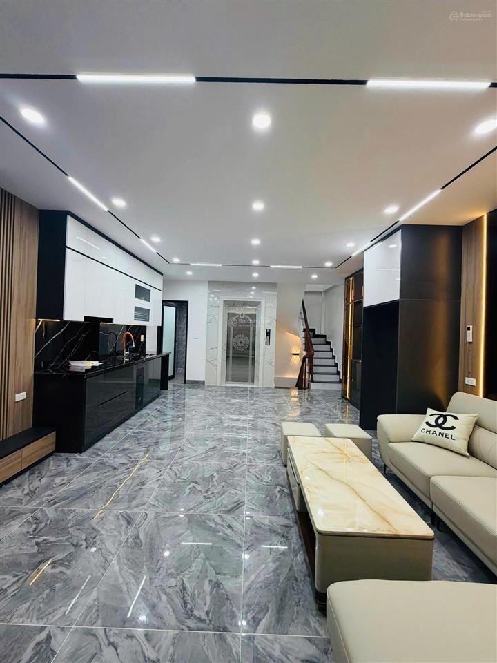 Tôi bán nhà mặt phố gần hồ đền lừ. 45m2  6t thang máy, mặt tiền 5m, kinh doanh đỉnh  giá 17.9tỷ