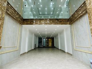 Gia đình tôi cần bán căn liền kề mặt kđt đền lừ,65m27 tầng thang máy view trung tâm thương mại