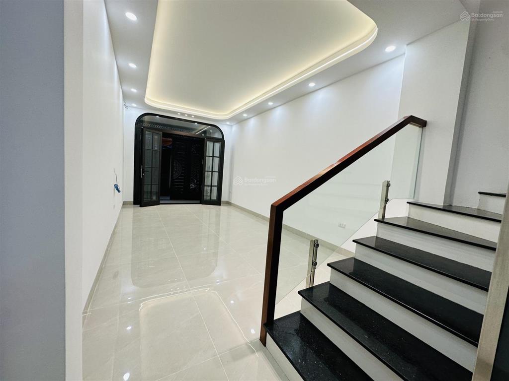 Tôi bán nhà phân lô ngõ 383 trần đại nghĩa,52m26 tầng thang máy,ô tô đỗ cửa,xây mới đẹp17.5 tỷ