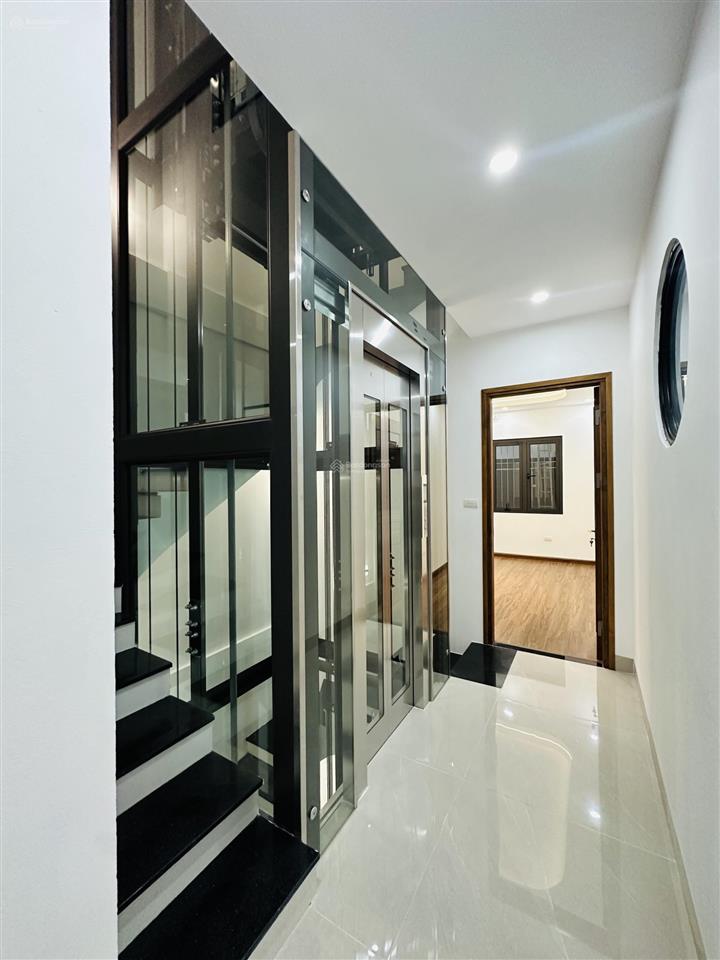 Tôi bán nhà phân lô ngõ 383 trần đại nghĩa,52m26 tầng thang máy,ô tô đỗ cửa,xây mới đẹp17.5 tỷ