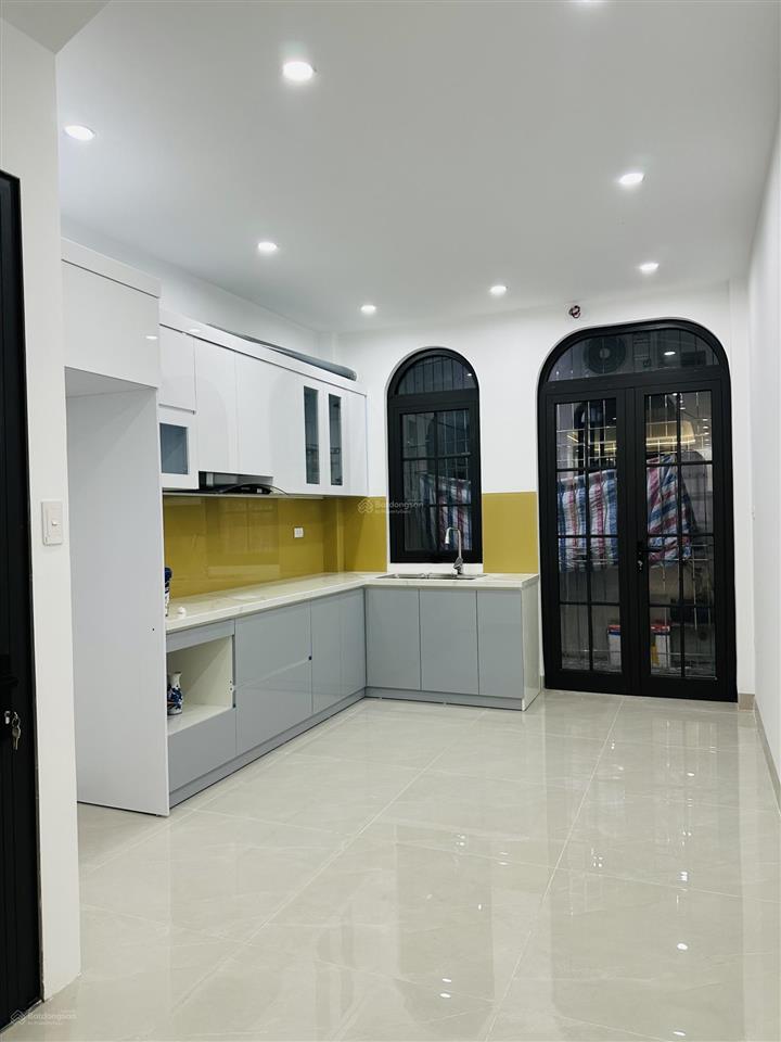 Tôi bán nhà phân lô ngõ 383 trần đại nghĩa,52m26 tầng thang máy,ô tô đỗ cửa,xây mới đẹp17.5 tỷ