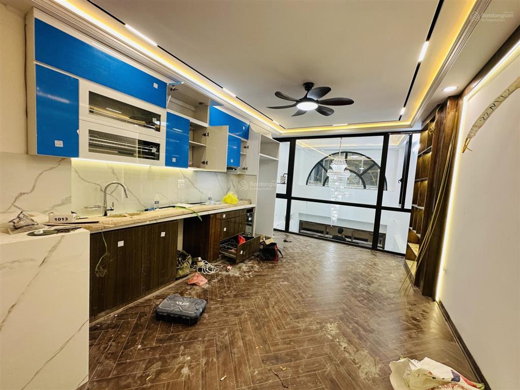 Tôi bán nhà phố thọ lão gần hồ hbt. 46m2  7 tầng xây mới thang máy, cách phố 3 nhà, giá 19.7 tỷ