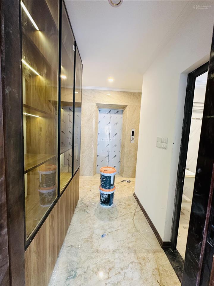 Tôi bán nhà phố thọ lão gần hồ hbt. 46m2  7 tầng xây mới thang máy, cách phố 3 nhà, giá 19.7 tỷ