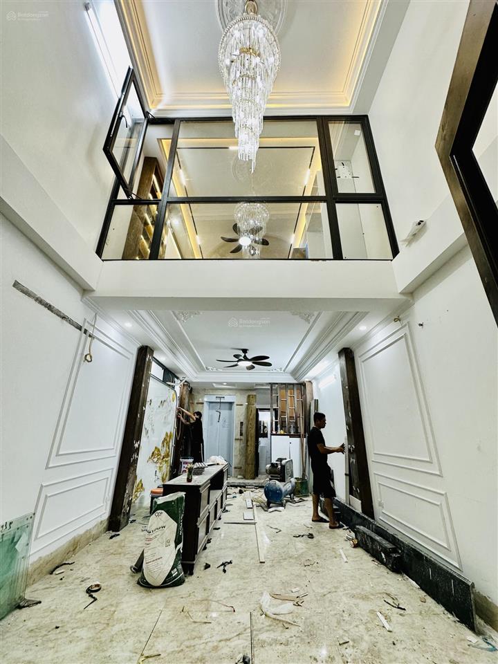 Tôi bán nhà phố thọ lão gần hồ hbt. 46m2  7 tầng xây mới thang máy, cách phố 3 nhà, giá 19.7 tỷ