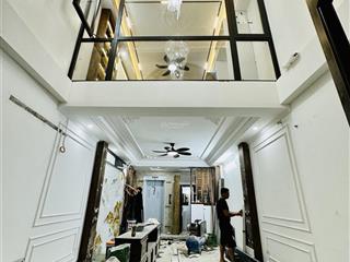 Tôi bán nhà phố thọ lão gần hồ hbt. 46m2  7 tầng xây mới thang máy, cách phố 3 nhà, giá 19.7 tỷ
