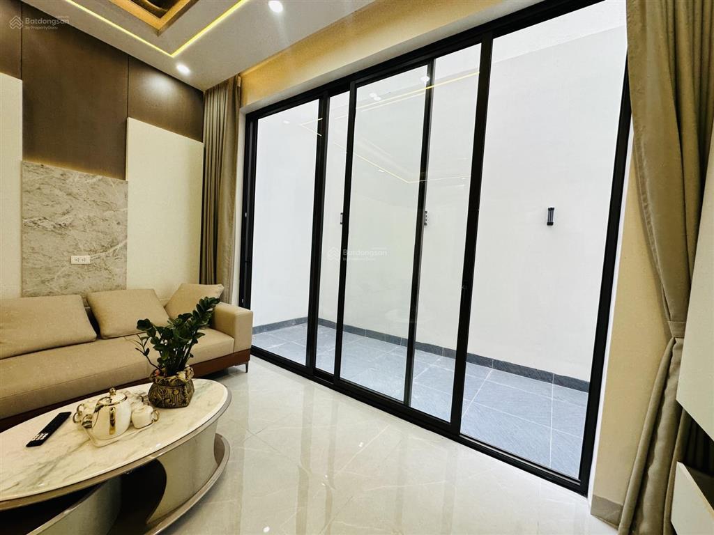 Tôi cần bán căn nhà liền kề kđt định công, 80m2  5t mới thang máy, vỉa hè, dân trí cao  giá 34 tỷ