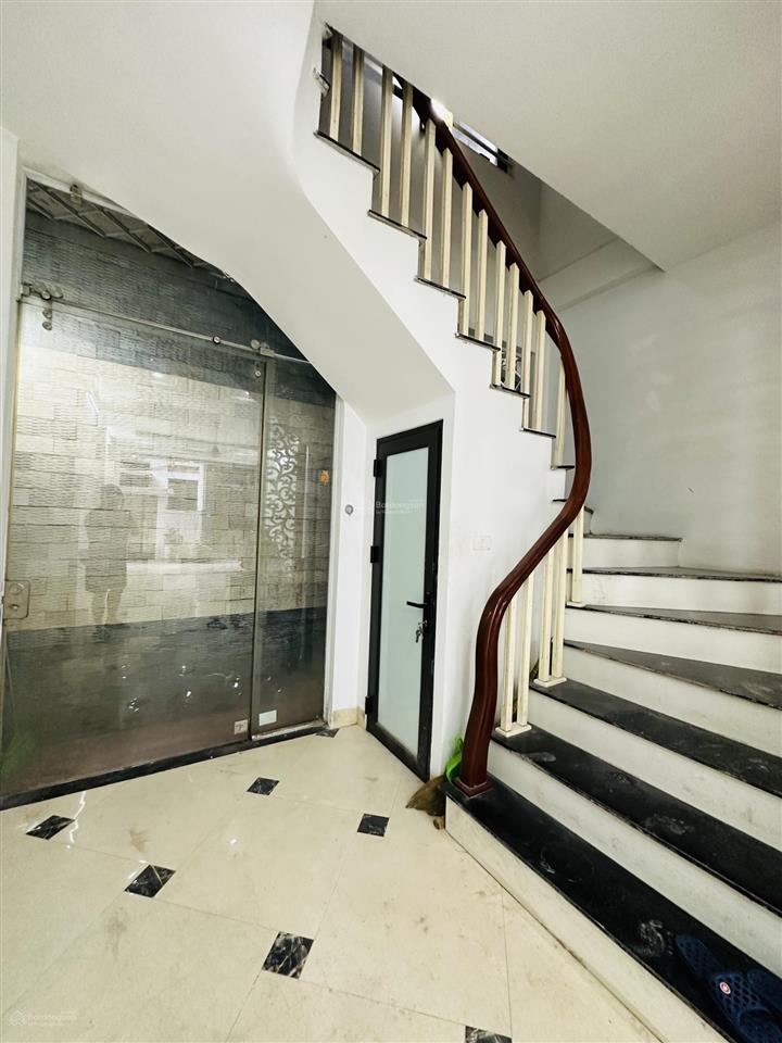 Gia đình tôi cần bán nhà ngõ 283 yên duyên.40m25 tầng ô tô 7 chỗ vào nhà,giá 10.8 tỷ