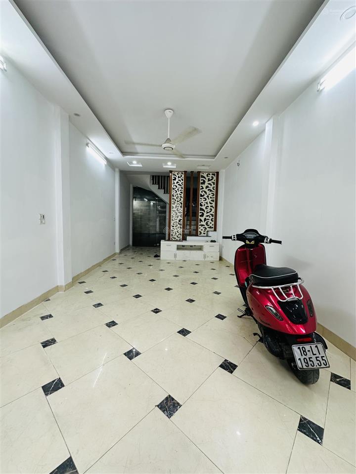 Gia đình tôi cần bán nhà ngõ 283 yên duyên.40m25 tầng ô tô 7 chỗ vào nhà,giá 10.8 tỷ