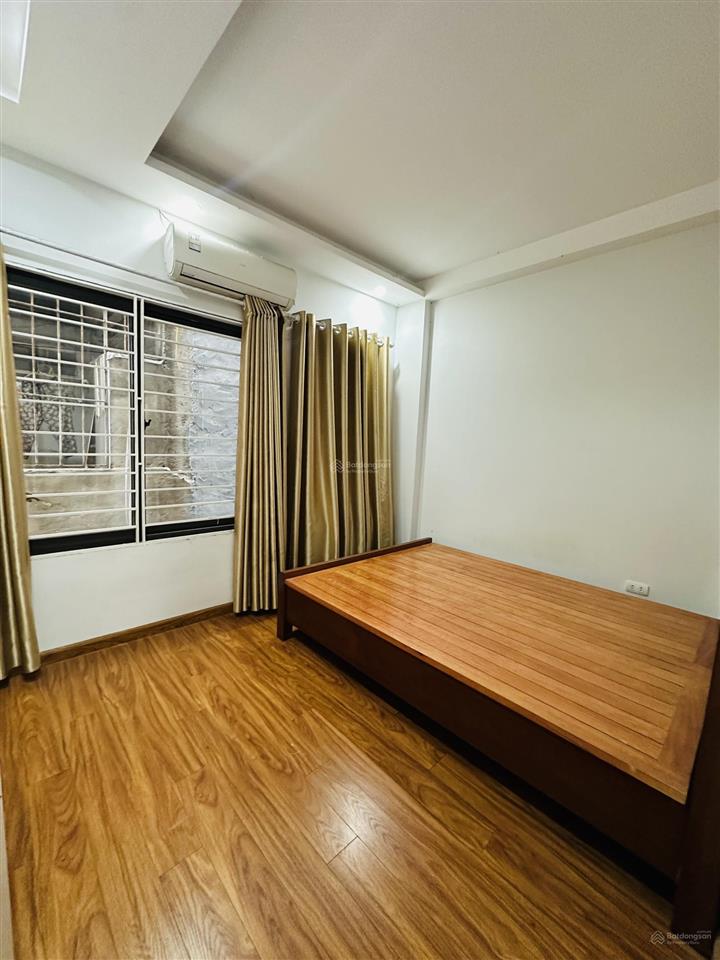 Gia đình tôi cần bán nhà ngõ 283 yên duyên.40m25 tầng ô tô 7 chỗ vào nhà,giá 10.8 tỷ