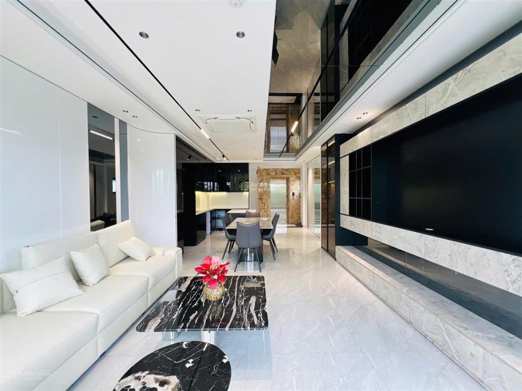 Tôi bán nhà liền kề view trực diện hồ linh đàm,65m26 tầng thang máy,gara 2 ô tôgiá 29.7 tỷ