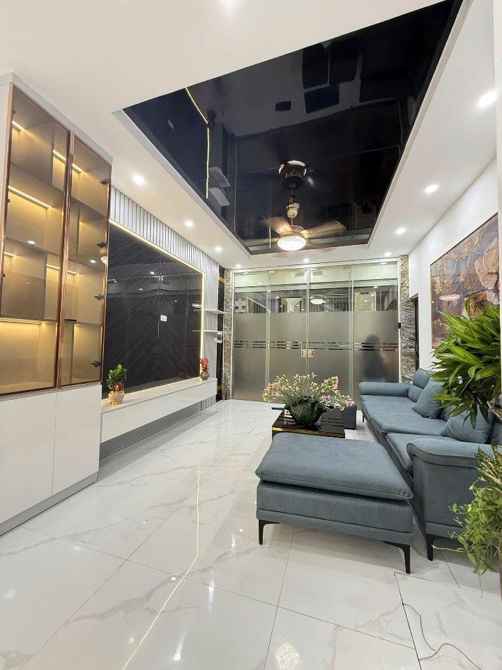 Bán nhà ngõ 19 Kim Đồng, 40m2 x 4 tầng, ô tô, 12 tỷ