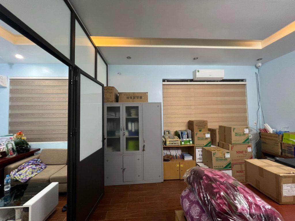 Bán nhà Lĩnh Nam, 130m2, mặt tiền 10m, ô tô tránh, kinh doanh, 230tr/m2