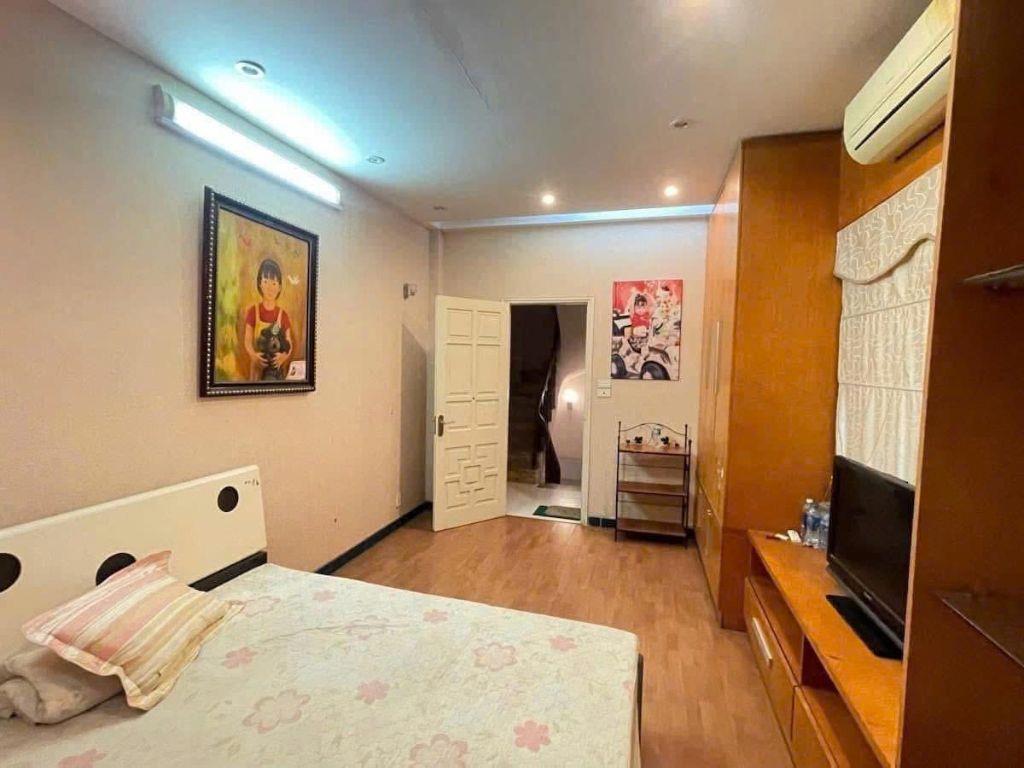 Hiếm, nhà đẹp Đội Cấn, 25m2 x 5 tầng, 2 thoáng, gần phố, 8.5 tỷ