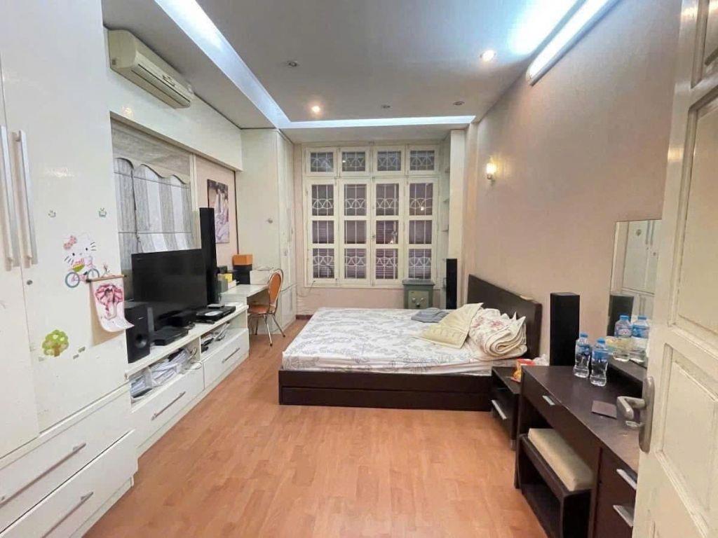 Hiếm, nhà đẹp Đội Cấn, 25m2 x 5 tầng, 2 thoáng, gần phố, 8.5 tỷ
