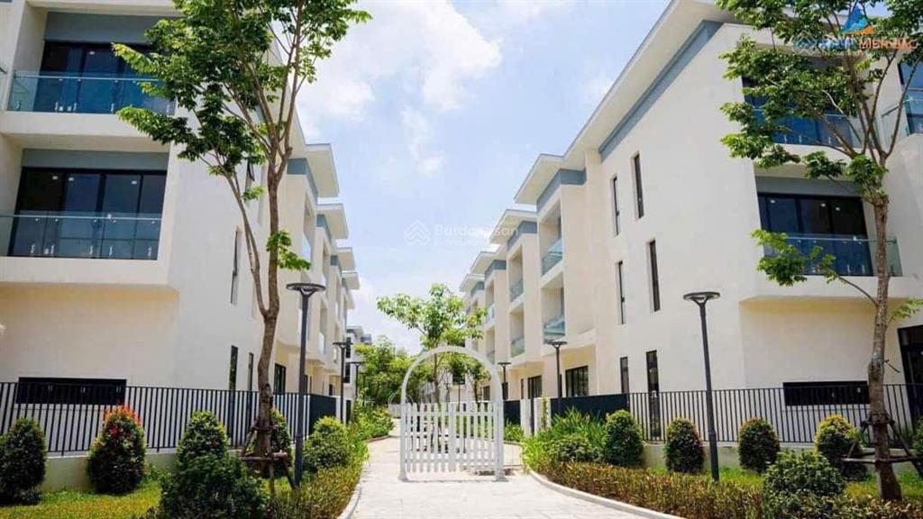 Sang nhượng 2 lô góc biệt thự giá cực tốt 3 mặt tiền 241m2