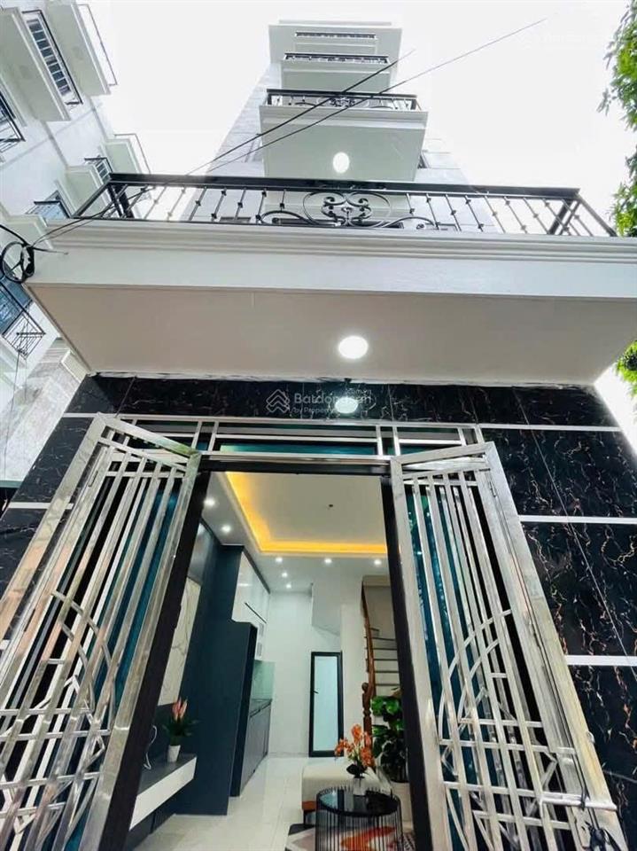 Bán nhà triều khúc 38m2, 5.5 tầng, 8 ngủ, ô tô đỗ gần, nhà đẹp. giá 6,7 tỷ