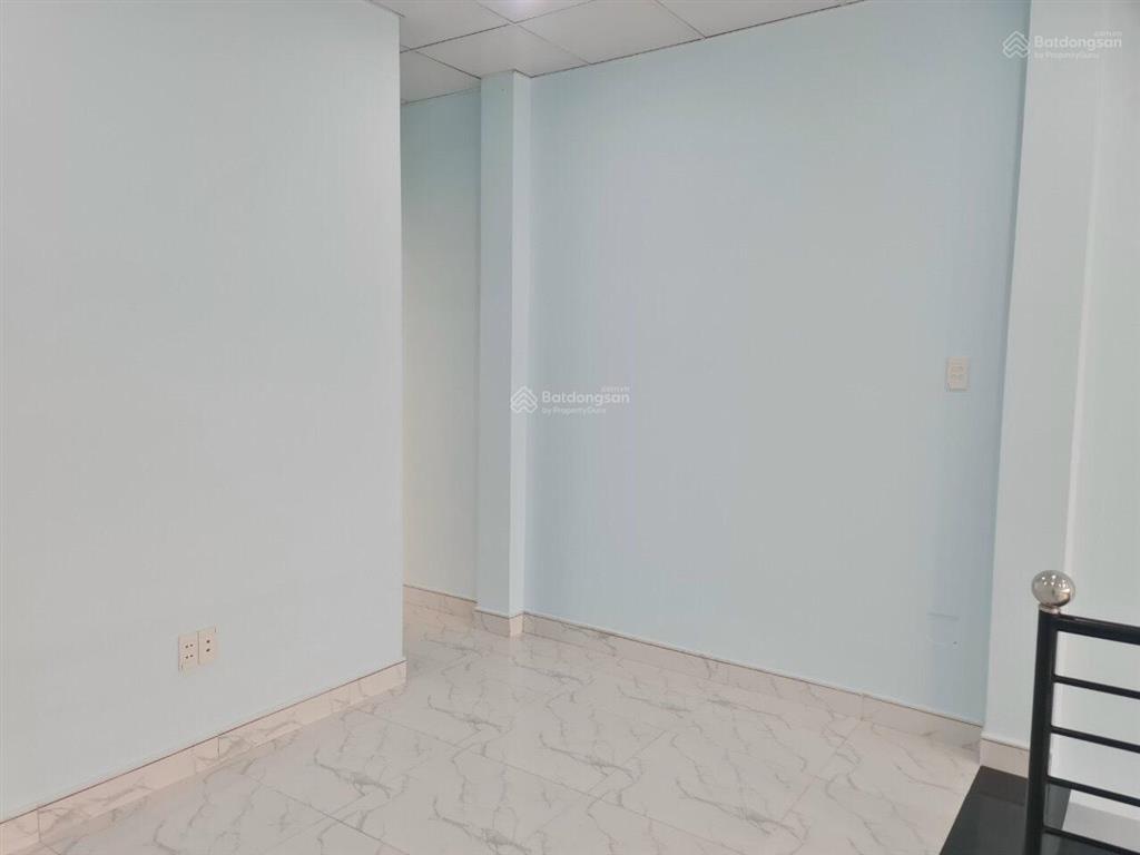 (8107) nhà đối diện chợ thịnh gia. vị trí kinh doanh hết nước chấm 1,850 tỷ. thuê được 10tr/th