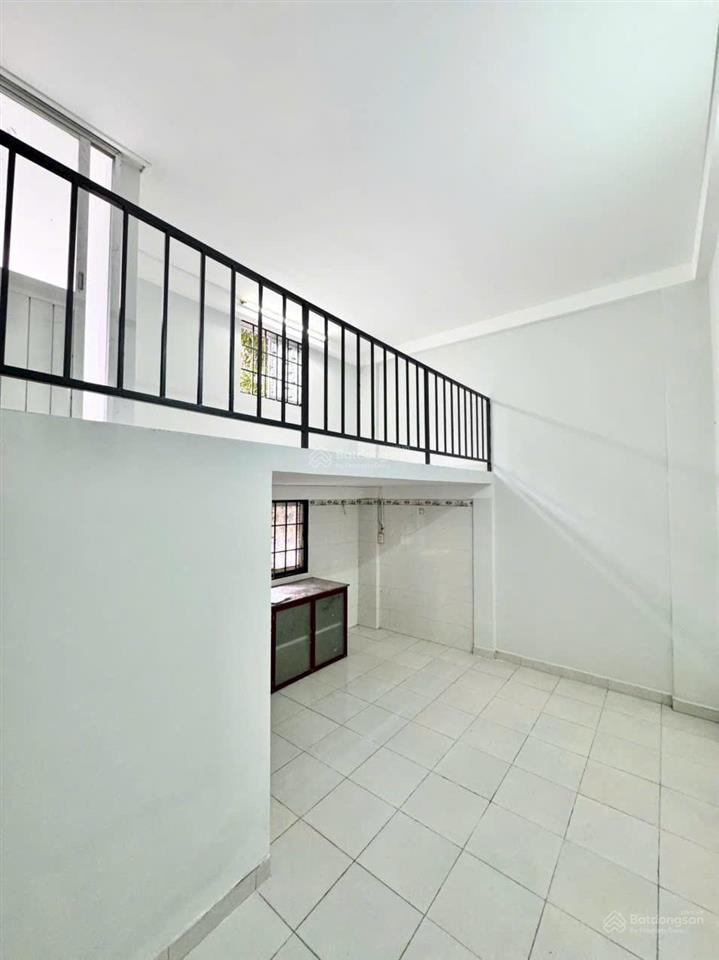 (8331) becamex định hòa. lầu 1 ủy quyền 465 triệu. cho thuê được 2, 4 triệu/tháng