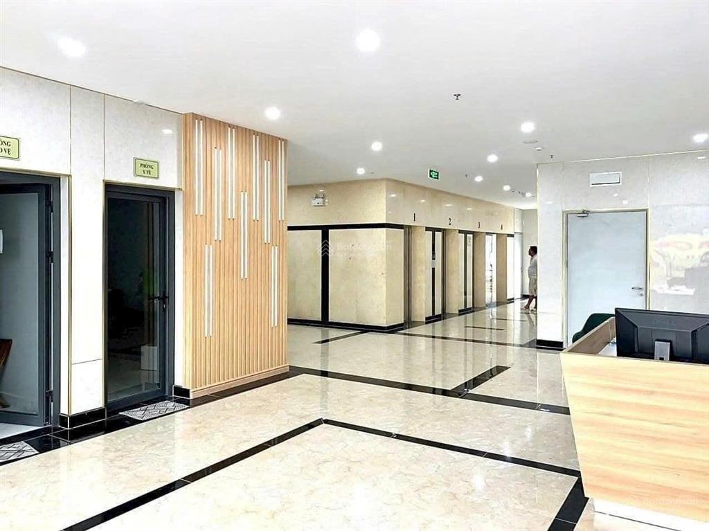 Giá thị trường 2,1 đến 2,3 tỷ. chấp nhận giá đầu tư. star tower 3pn giá 1,650 tỷ (bao sổ) (7703)