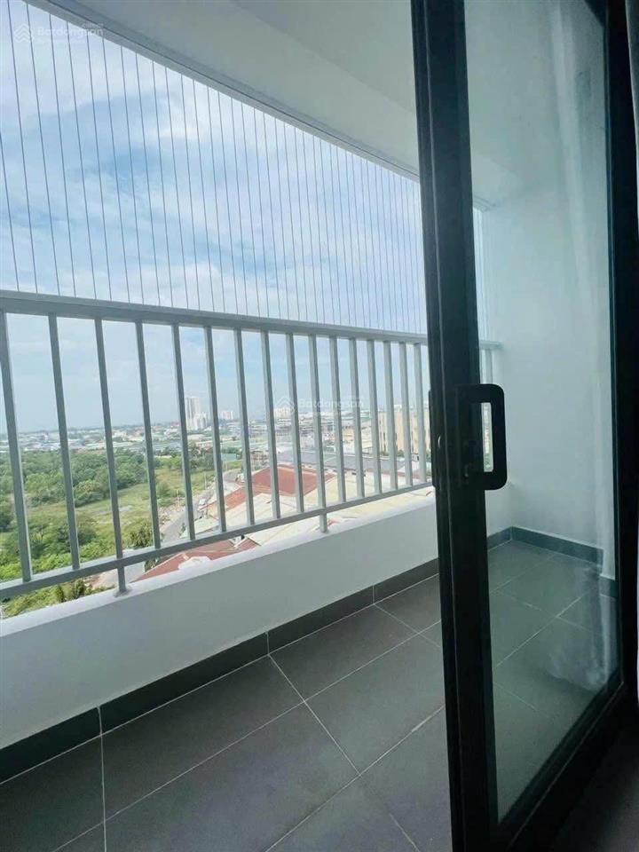 (8508) iris tower, tp hcm. 68,9 m² sổ hồng 2,4 tỷ. cho thuê được 7,5 triệu/tháng.