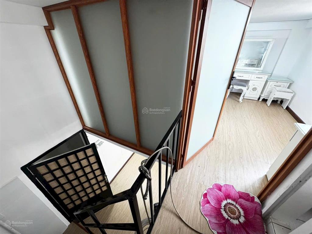 Nhà ở xã hội việt sing. đã đủ 5 năm rồi. ai mua cũng được. decor bao sổ 505 triệu. (8510)