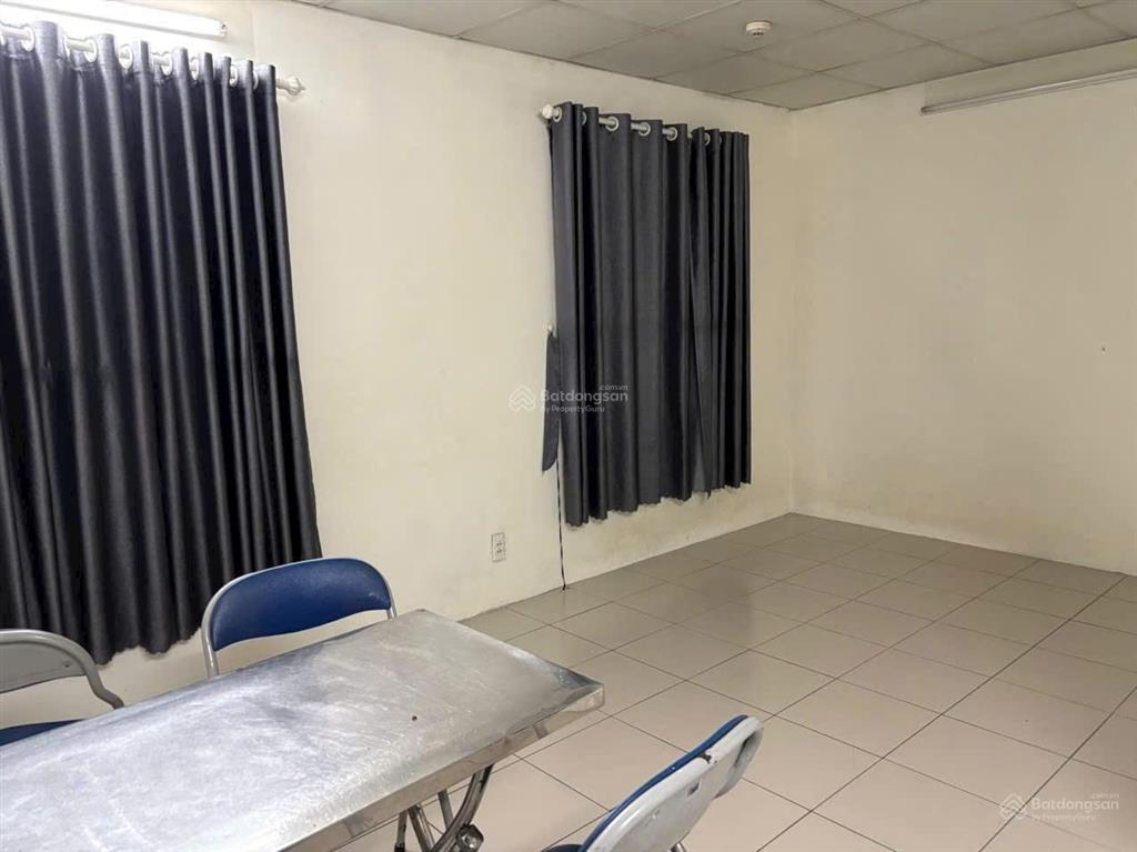 Khu dân cư việt sing, thang máy 30 m² bao sổ hồng  800 triệu. đã đủ 5 năm. toàn quốc mua được