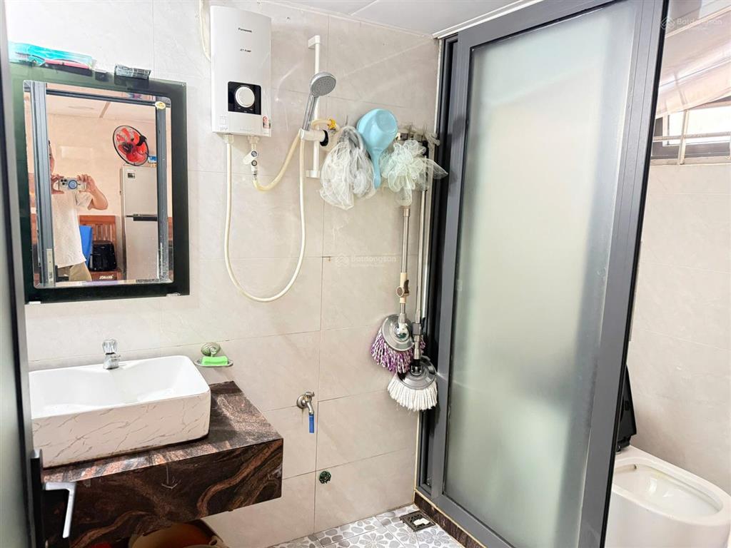 Shophouse khu dân cư việt sing, vsip 1, giá 2,530 tỷ. đã decor thành 2pn, 2wc
