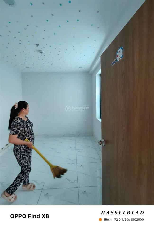 Căn hộ star tower. 3pn, 2wc. bà cô u40 cắt lỗ 650 triệu. có sổ hồng. mời nhà đầu tư bắt tay