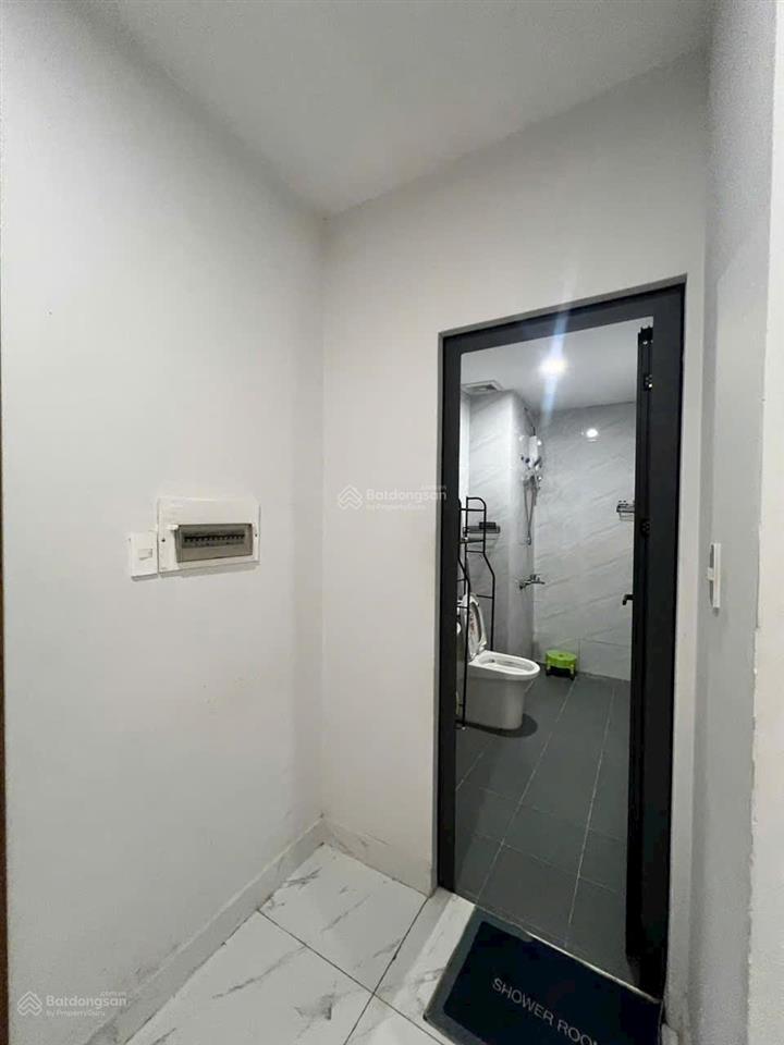 Căn hộ star tower. 55,6 m² sổ hồng. giá thị trường 1,8 tỷ. giờ cần thanh khoản gấp 1, 250 tỷ
