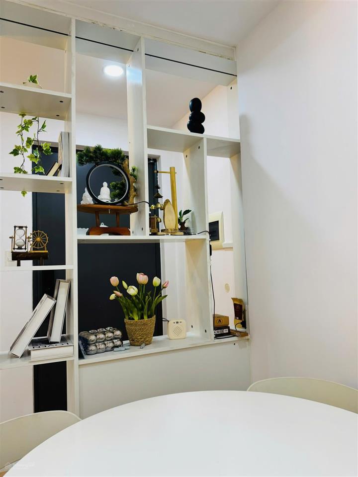 Căn hộ city tower luxury residence. 50 m2, decor. sổ hồng 1,390 tỷ. cho thuê được 5,5 triệu