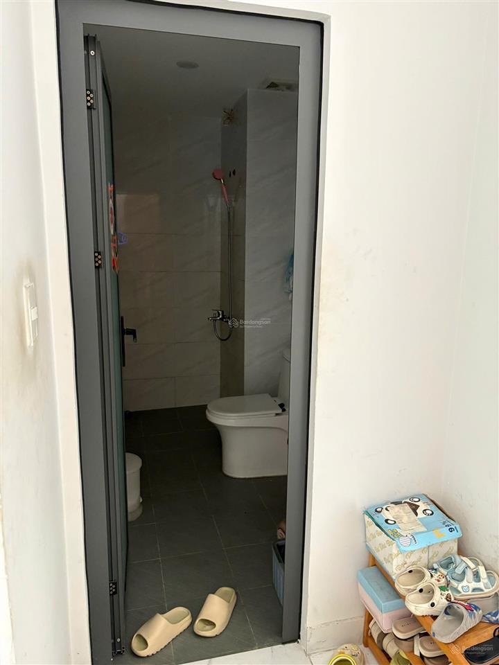 Căn hộ star tower. 55,6 m2 sổ hồng. cắt lỗ 430 triệu. (2pn, pk, wc, pb, ban công rộng đẹp)