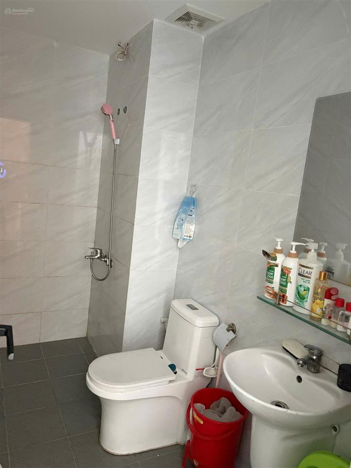 Căn hộ star tower. 55,6 m2 sổ hồng. cắt lỗ 430 triệu. (2pn, pk, wc, pb, ban công rộng đẹp)