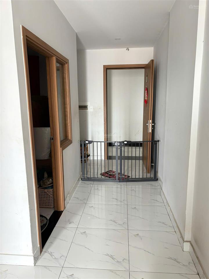 Căn hộ star tower. 55,6 m2 sổ hồng. cắt lỗ 430 triệu. (2pn, pk, wc, pb, ban công rộng đẹp)
