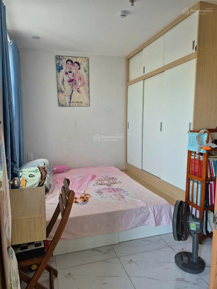 Star tower (3pn, 2wc) lúc trước bán 2,1 tỷ. có sổ hồng. cần thanh khoản gấp giảm giá 320 triệu