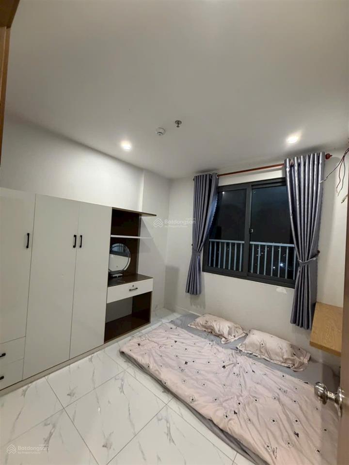 Star tower, giá thị trường 1,8 tỷ. cần thanh khoản 1,590 tỷ. ép giá được 1,290 tỷ. có sổ hồng