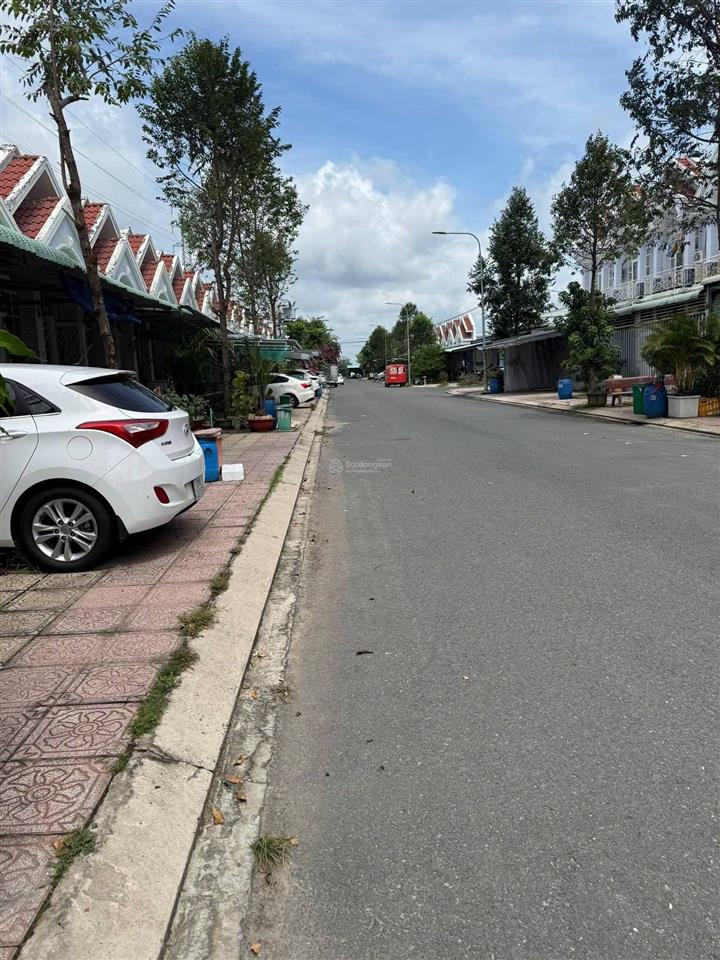 Khu đô thị thịnh gia, bến cát, bình dương. giá đầu tư 990 triệu. cho thuê được 8 triệu/tháng